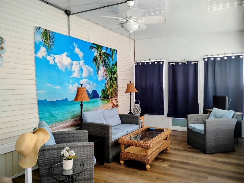 80 Los Palms a Auburndale, FL Mobile or Manufactured Home for Sale